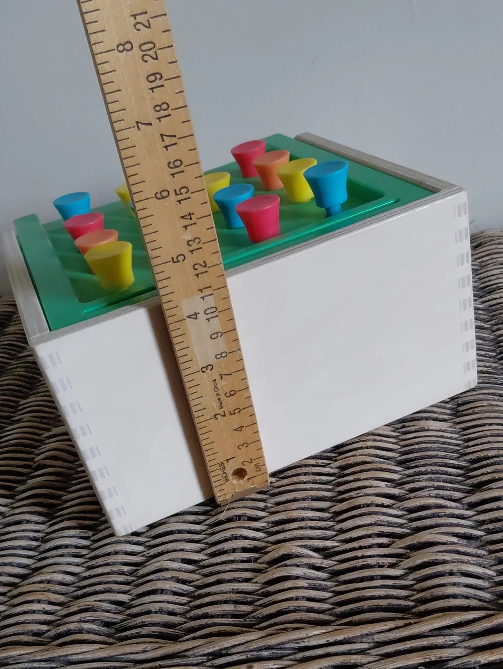 LOVEVERY Match & Tap Hammer Box